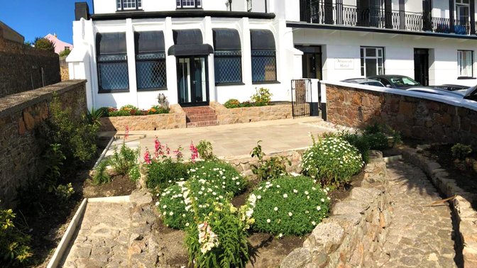 Almorah Hotel
