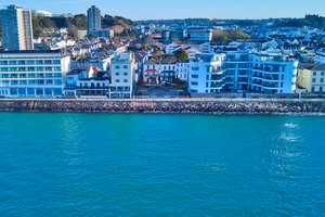 Marina Metro Hotel \u0026 Dockyard Restaurant