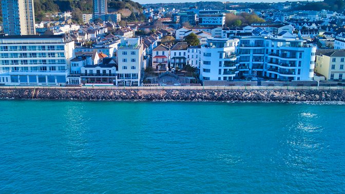 Marina Metro Hotel & Dockyard Restaurant