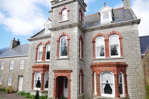 La Croix Guest House