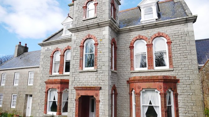 La Croix Guest House