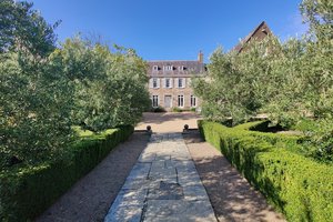 Les Augres Manor