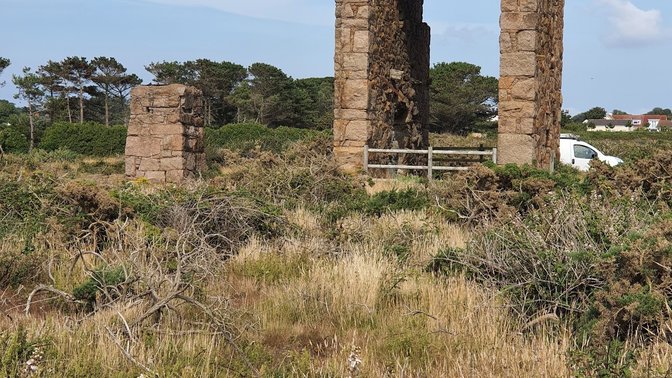 Ancien site extraction granit rose