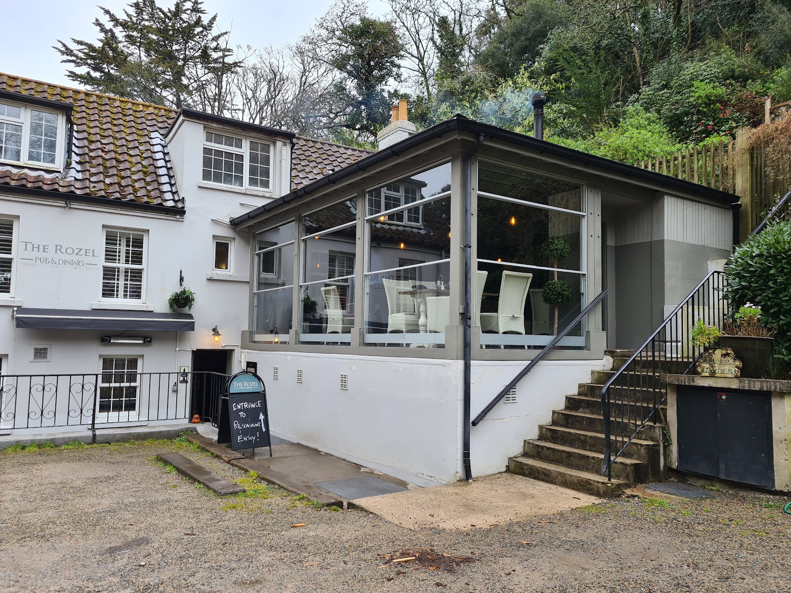 The Rozel Pub & Dining