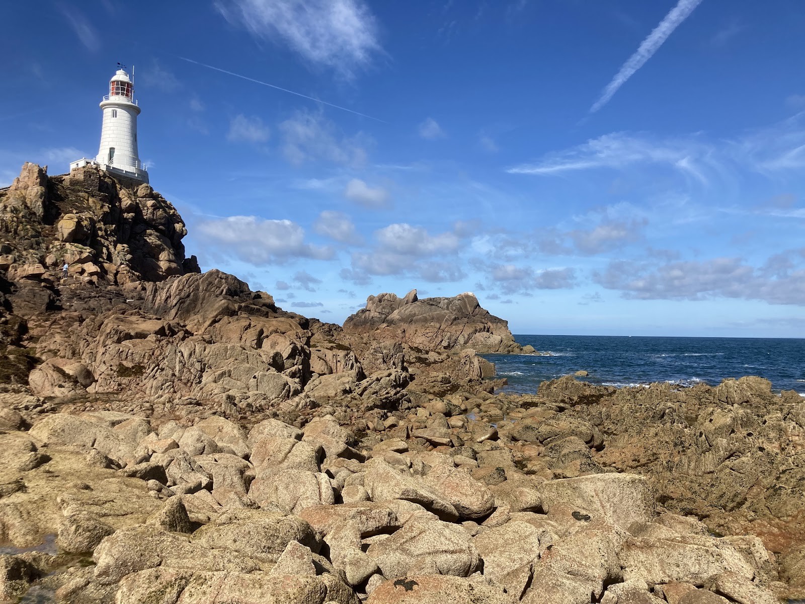 Where to Stay in Jersey Without a Car: Best Bases and Bus Links