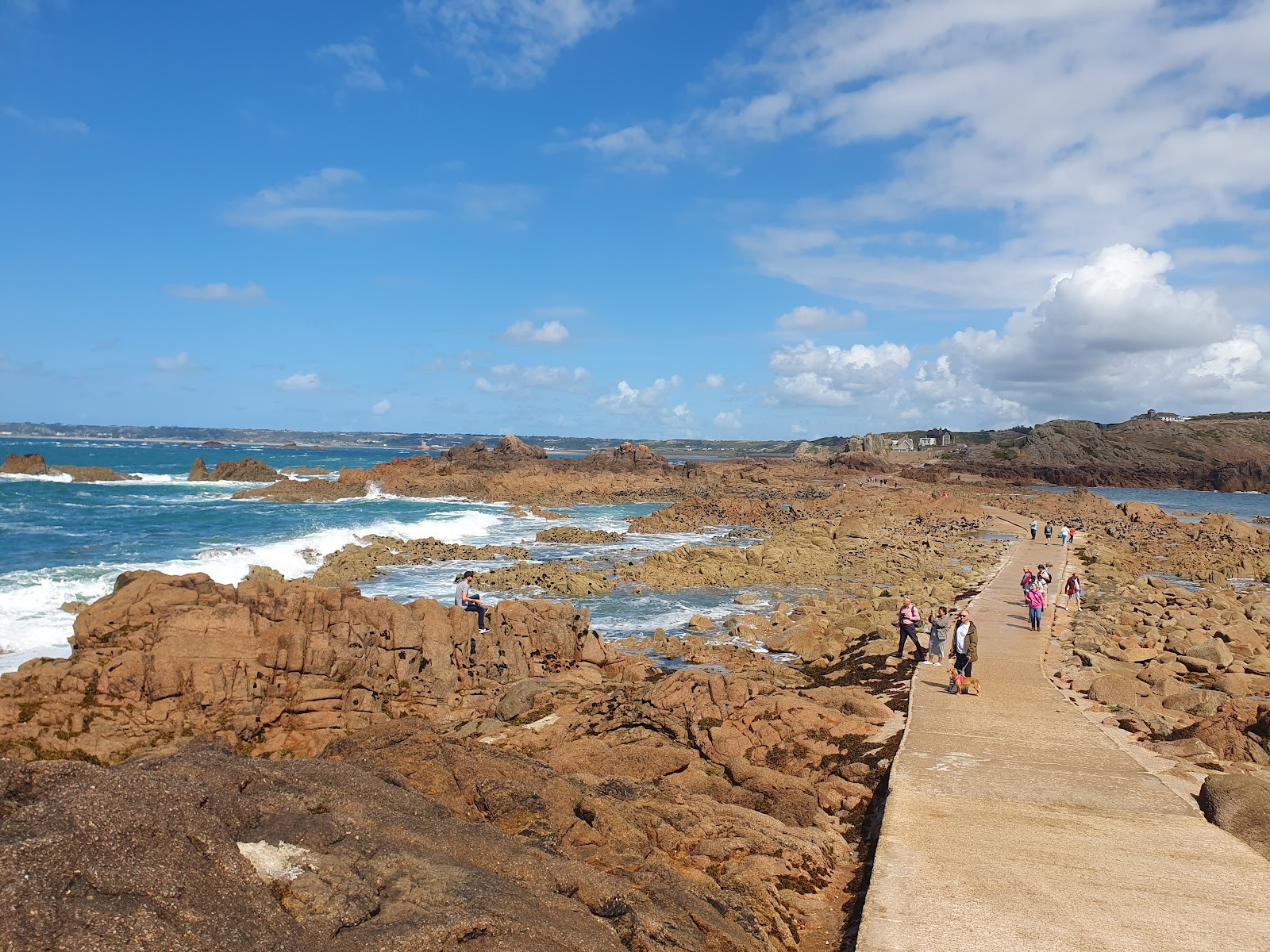 Visiting La Corbière Lighthouse: Causeway Access, Tide Times, and Safety