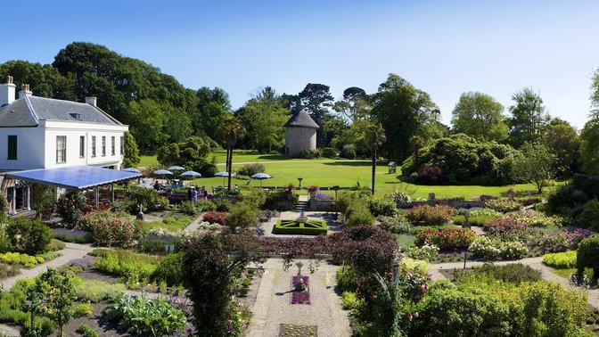 The Botanic Gardens and Samarès Manor