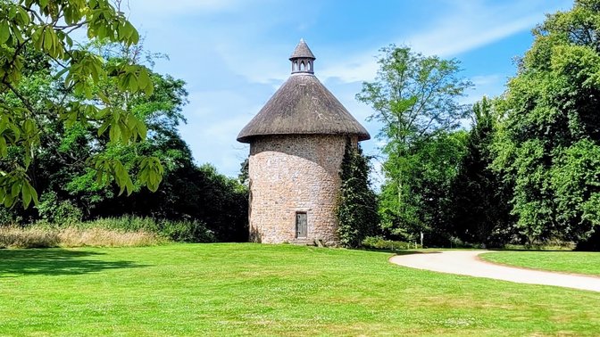 The Botanic Gardens and Samarès Manor