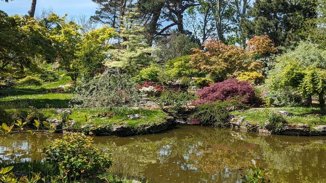 The Botanic Gardens and Samarès Manor