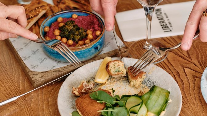 White Horse Pub & Dining