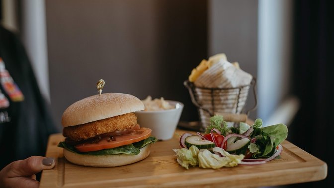 The Adelphi Lounge - Randalls Pubs