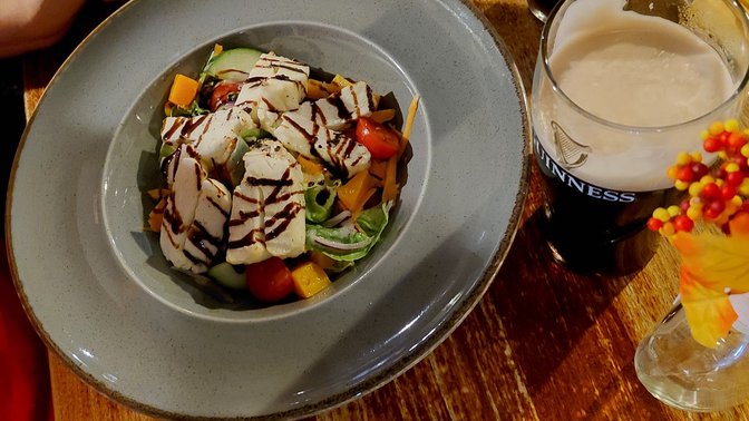 The Adelphi Lounge - Randalls Pubs