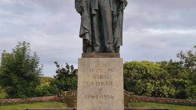 King George V Statue