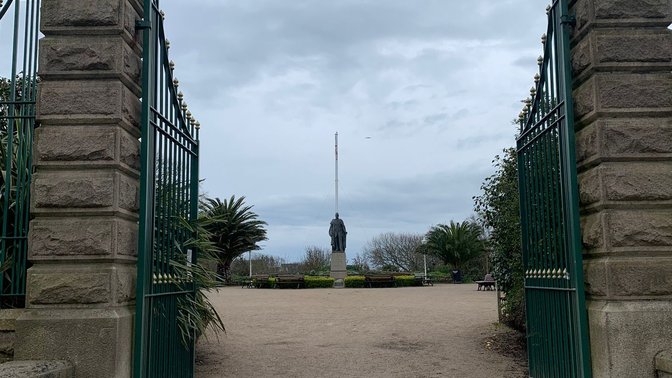 King George V Statue
