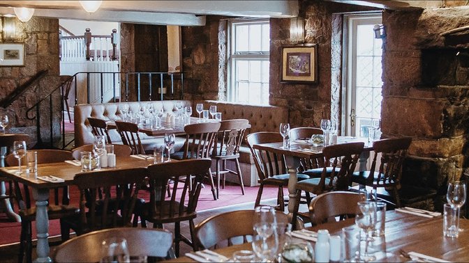 Les Fontaines Tavern