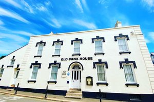 Old Bank House Hotel