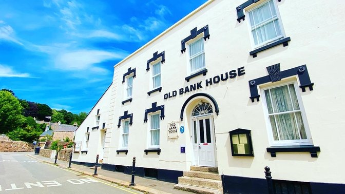 Old Bank House Hotel