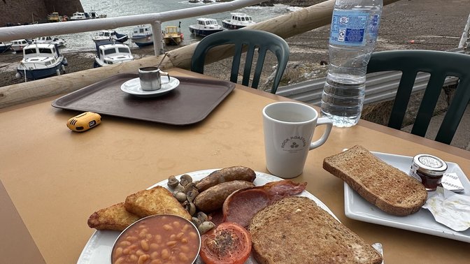 Bonne Nuit Beach Cafe