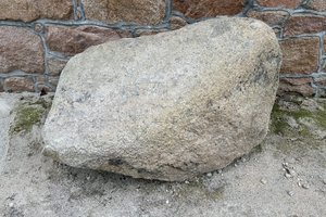 Island Centre Stone