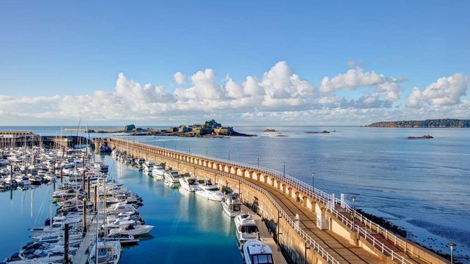 Radisson Blu Waterfront Hotel, Jersey