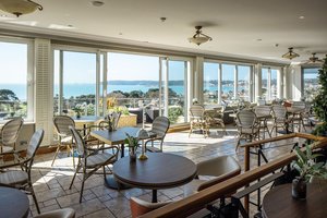 Indigos Grill, Bar \u0026 Terrace