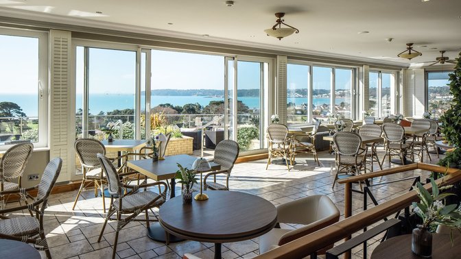 Indigos Grill, Bar & Terrace