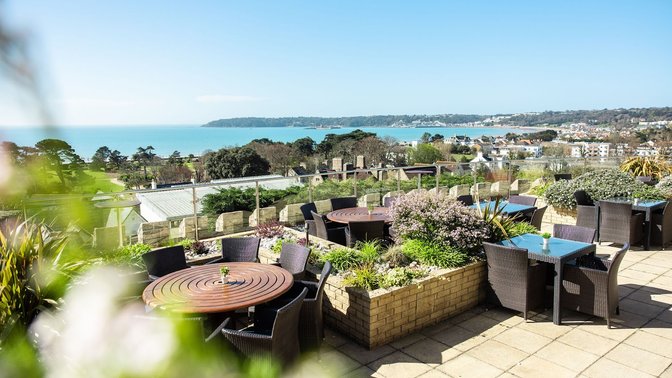 Indigos Grill, Bar & Terrace