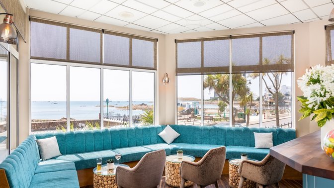 Coast Bar and Bistro at Ommaroo Hotel