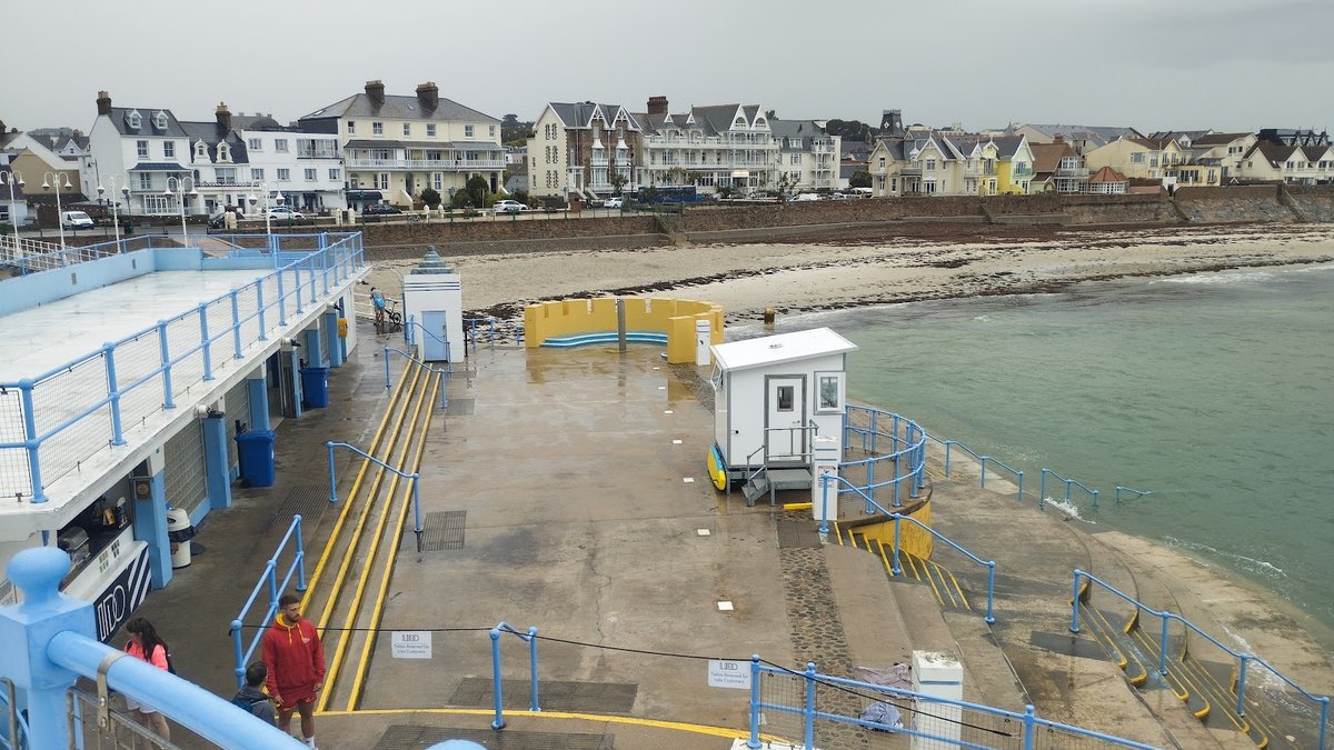 Visiting Havre des Pas Lido: St Helier's Historic Seafront Tidal Pool