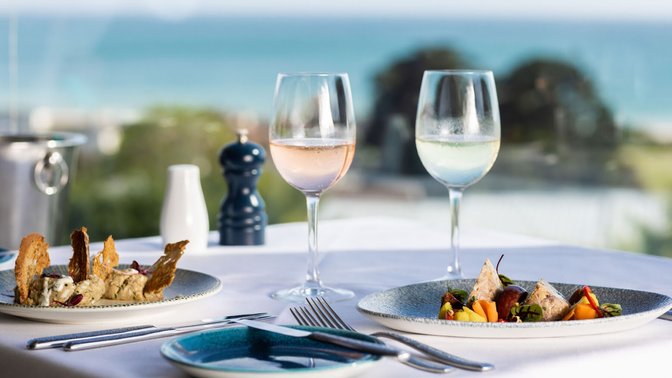 Indigos Grill, Bar & Terrace