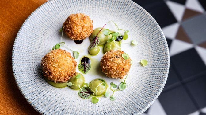 Indigos Grill, Bar & Terrace