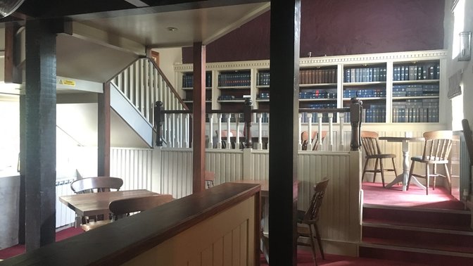 Les Fontaines Tavern
