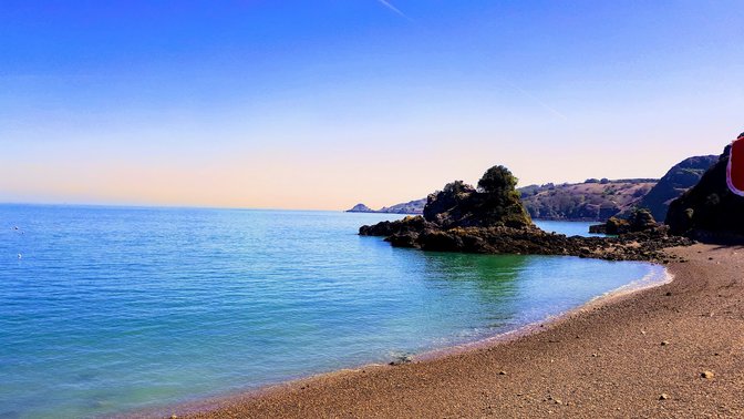 Mad Mary's Bouley Bay Beach Cafe