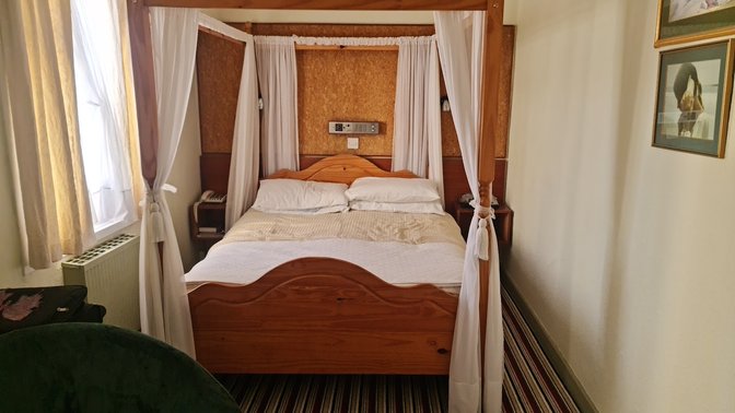 Mornington Hotel