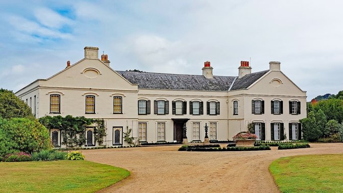 Samares Manor