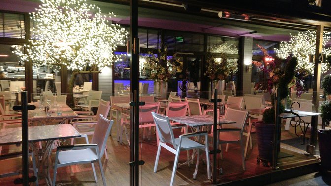 Soy Seafood & Sushi Bar