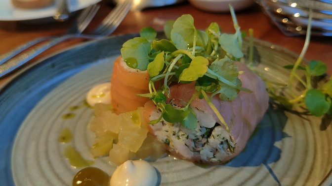 Tides Restaurant & Voyager Lounge Bar