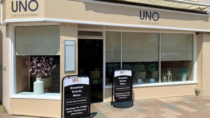 Uno Café & Restaurant