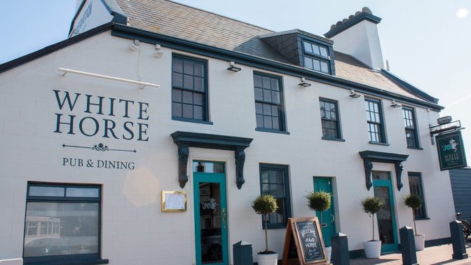White Horse Beach Bar & Eatery