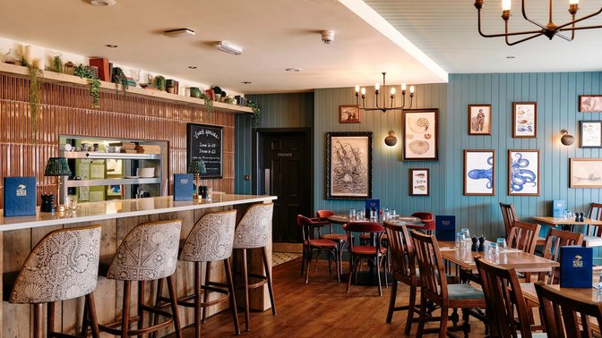 White Horse Beach Bar & Eatery