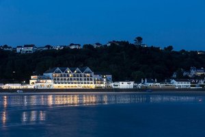 Midweek Sunset Sessions: La Brise Beats on St Brelade's Bay