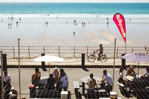 Four Stages and Surf: Inside The Loft's MONO FSTVL Takeover