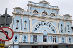 Platform Boots and Super Troupers: Arrival Hits the Jersey Opera House