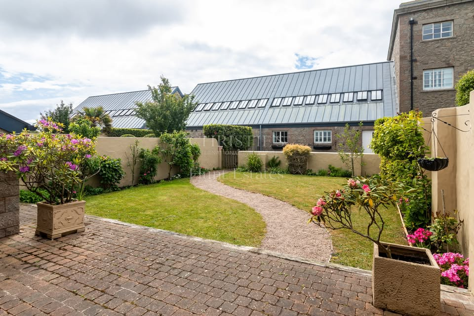 OPEN VIEWING | Saturday 21st June | 4 Vinchelez Farm £1,115,000