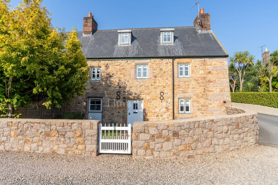 OPEN VIEWING | Saturday 28th June | 2 Vallambrosa £1,099,000