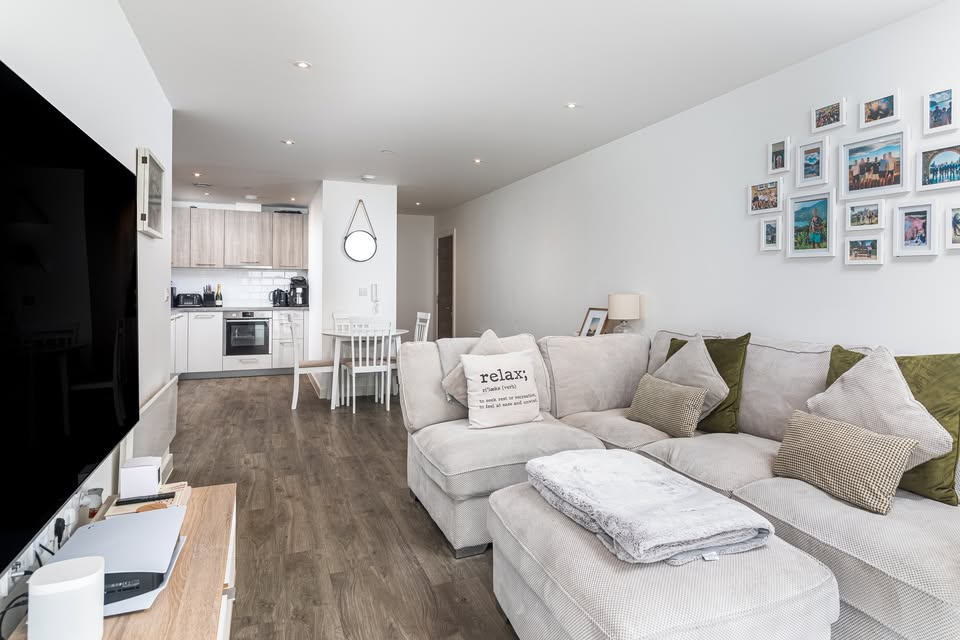 OPEN VIEWING | Saturday 12th July | Apt 25 Hilary Street £350,000