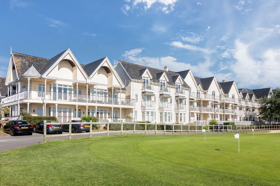 OPEN VIEWING | SAturday 19th July | Apt 17 Chateau Royale £1,775,000