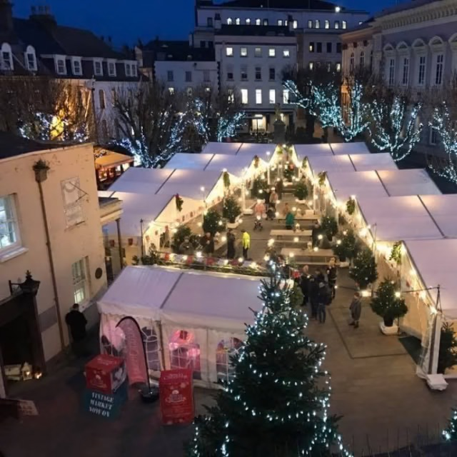 Simply Christmas @ Royal Square