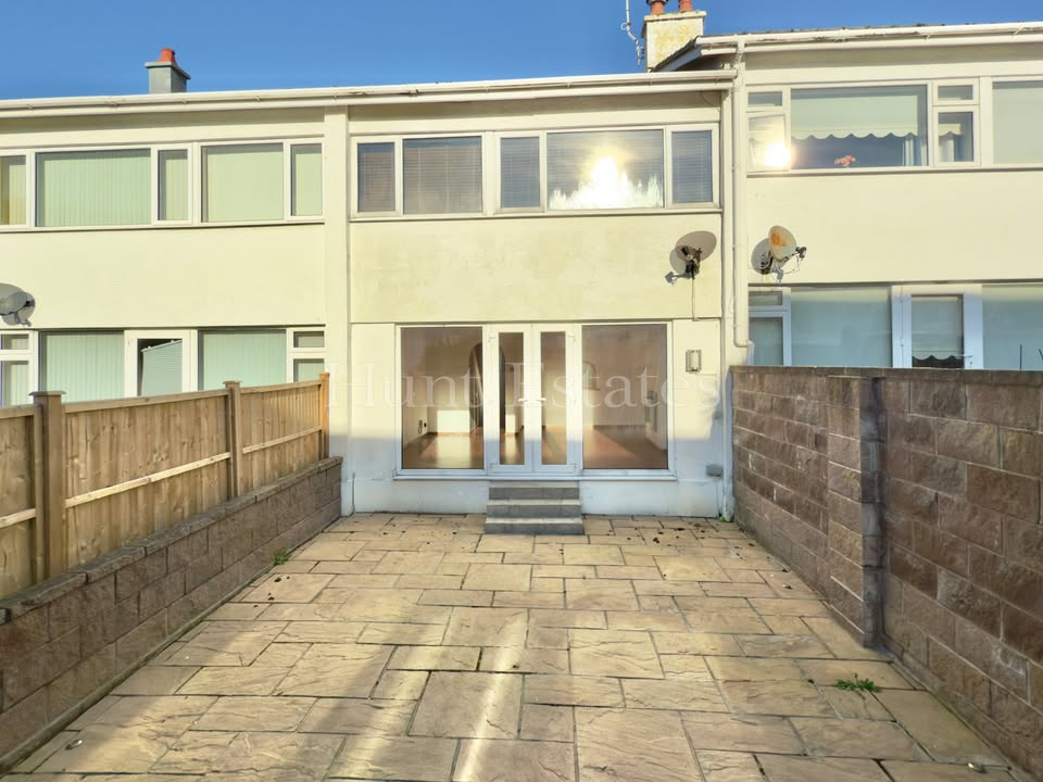 OPEN VIEWING: Saturday 1st February - 22 Landfield Drive £635,000