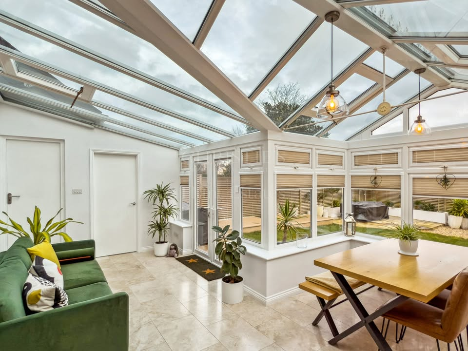 NEW PRICE & OPEN VIEWING: Saturday 1st February - 3 Les Jardins et le Pre £965,000